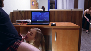 Игривые ласки в Майнкрафт-стиле