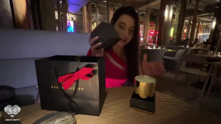 Модель Jolie Butt